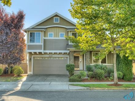 Spacious Craftmans Style home Redmond